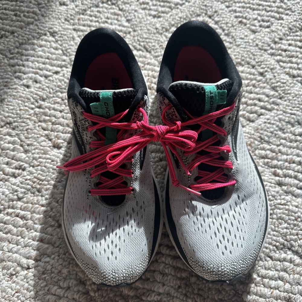 Brooks Ghost 11 Womens Size 9 Gray Black Pink Athletic Running Shoes Sneakers - Picture 2 of 7